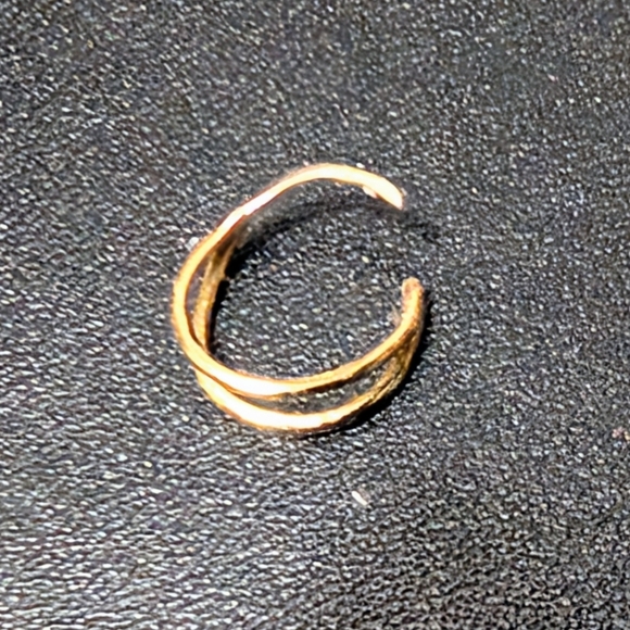 ⭐NWOT Goth Punk 20g Gold Double Hoop Nose Ring - Picture 6 of 13